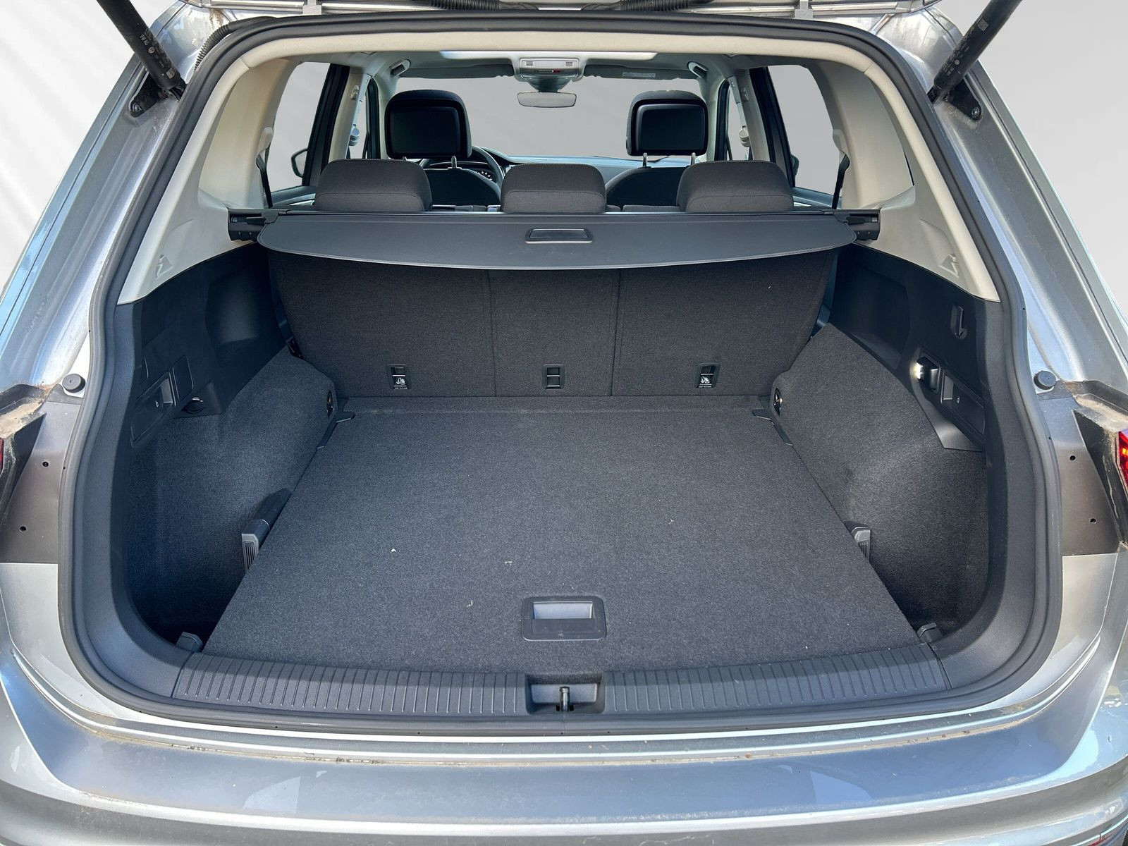 Tiguan Allspace Elegance 2,0 l TDI SCR 4MOTION 147 kW (200 PS) 7-Gang-Doppelkupplungsgetriebe DSG