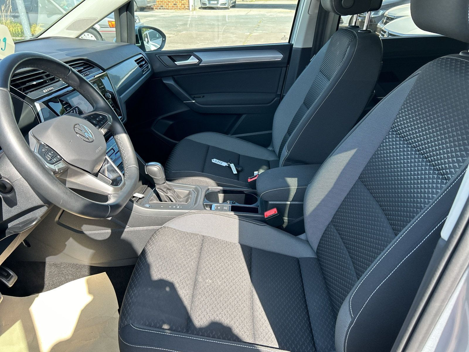 Touran Active 1.5 TSI | NAVI + App Connect + Kamera